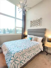 Monki Di Executive Suites - GLAS - Luxury Inner City Home 3 min to Downtown w Private Rooftop Patio Fireplace - Rum