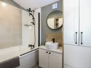 Dorchester - Bathroom