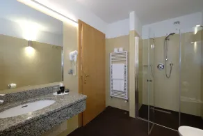 La Roccia Wellness Hotel - Bathroom
