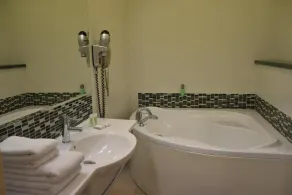 Hotel Kolumbs - Bathroom