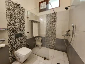 Sunbird Tourist Resort - Bathroom