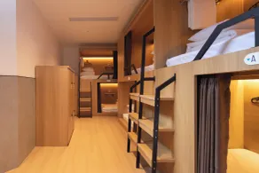 Shanghai Desti Youth Hostel - Jing 'an Temple, Changping Road-24H Reception&English Service& Cafe& Bar& Luggage Storage& Large Public Area - Room