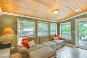 Waterfront Cabin w/ Private Dock on Lake Hartwell! - Interiør