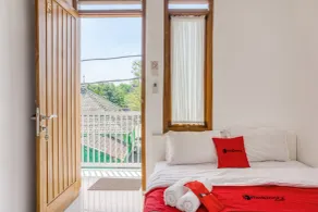 RedDoorz Syariah near Taman Pelangi Jogja 2 - Room