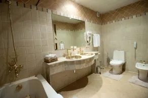 Sunrise Garden Beach Resort - Baño