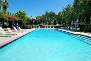 Four Points by Sheraton Bakersfield - Pool