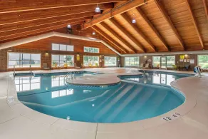 Comfort Suites Coralville I-80 - Piscine