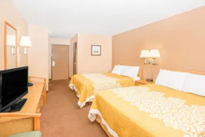 Days Inn by Wyndham Worthington - Rum
