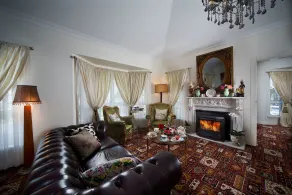 Katoomba Estate - Lobby sitting area