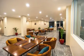 Aotel by Clarks Inn Palampur - Restaurant