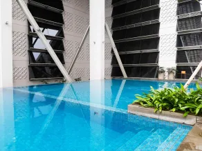 Elegant and Spacious 2BR at Paddington Heights Apartment By Travelio - Pool