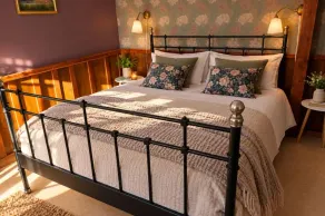 Nymans Bed & Breakfast - Room