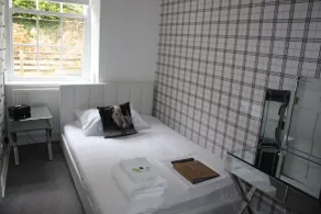 The Golden Fleece Inn - Room