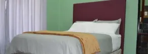 Lake Sands Manor - Room