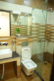 Familienfreundliches weiträumiges Apartment mit Terrasse | Naturblick - Badezimmer