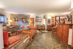  Hotel la Grange - Animal Chic Hotel - Coin salon dans le hall