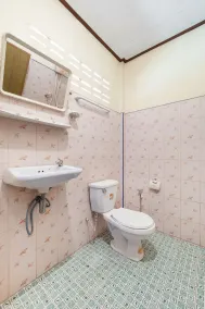 OYO 1143 Phet Luran Thai Resort Kohchang - Bathroom