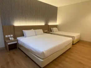 Lovina Inn - Nagoya Batam - Room