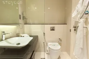 Majestine Downtown - Bathroom
