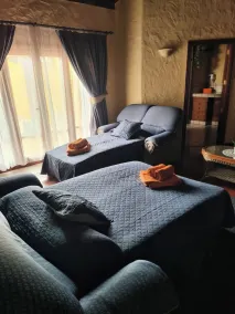 Large Heated Pool, Hot Tub, Bar, Games Room, Gym, 2 Caves, New Outdoor Kitchen - Rum