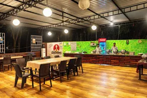 Dandeli Luxury Jungle Resort - Ristorazione all'aperto