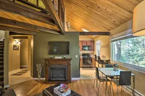 Airy Resort Condo < 3 Miles to Whitefish Mountain! - Interiör