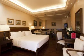 Ramada Plaza by Wyndham Beirut Raouche - Room