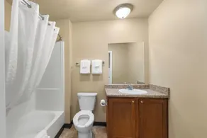 Risewell Kitchen Suites Pleasanton - Bad