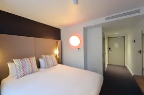CAMPANILE PARIS - Clichy Centre - Chambre