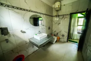 Swiss Cottage and Spa by Salvus - Bathroom