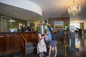 Newpark Hotel - Recepción