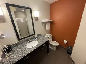 Sleep Inn & Suites Hennessey - Badezimmer