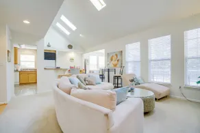 Bright Greenbackville Vacation Home w/ Game Room - Innenbereich