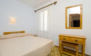 Apartamentos Cala Llonga - Habitación