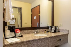 Best Western Plus Red River Inn - Bathroom