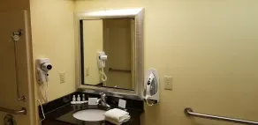 Quality Inn Bainbridge - Bathroom