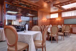 Central Plaza Hotel---FREE PARKING - Restaurant