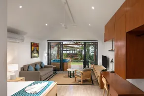 Coral Sea Resort & Casino - Room
