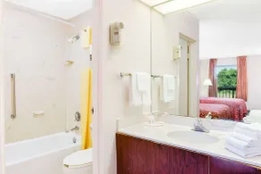 Days Inn by Wyndham Greenville MS - Salle de bain