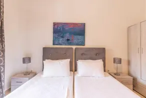 BELLA DE LUX  APTS - Quarto