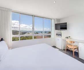 Oaks Nelson Bay Lure Suites - Room