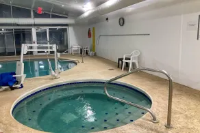 Quality Inn & Suites Bellville - Mansfield - Piscine