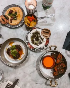 Craves - Restaurant