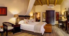 Garden Route Game Lodge - Habitación