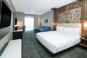La Quinta Inn & Suites by Wyndham Nashville Downtown Stadium - Chambre