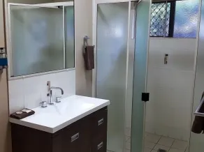 Cascade Motel In Townsville - Bathroom
