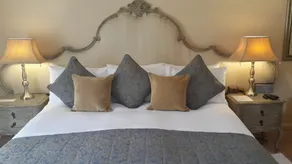 Riversong Guest House - Room