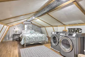 Georgia Farm Vacation Rental Cabin ~ 12 Mi to Rome - Værelse