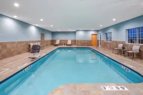 Holiday Inn Express Hotel & Suites Defiance by IHG - Pool
