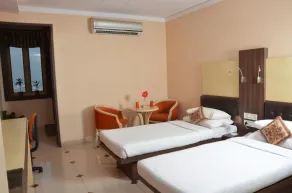 Sea Palace Hotel - near Gateway of India - Room